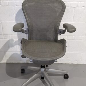 Herman Miller Aeron, size C Titanium - Refreshed