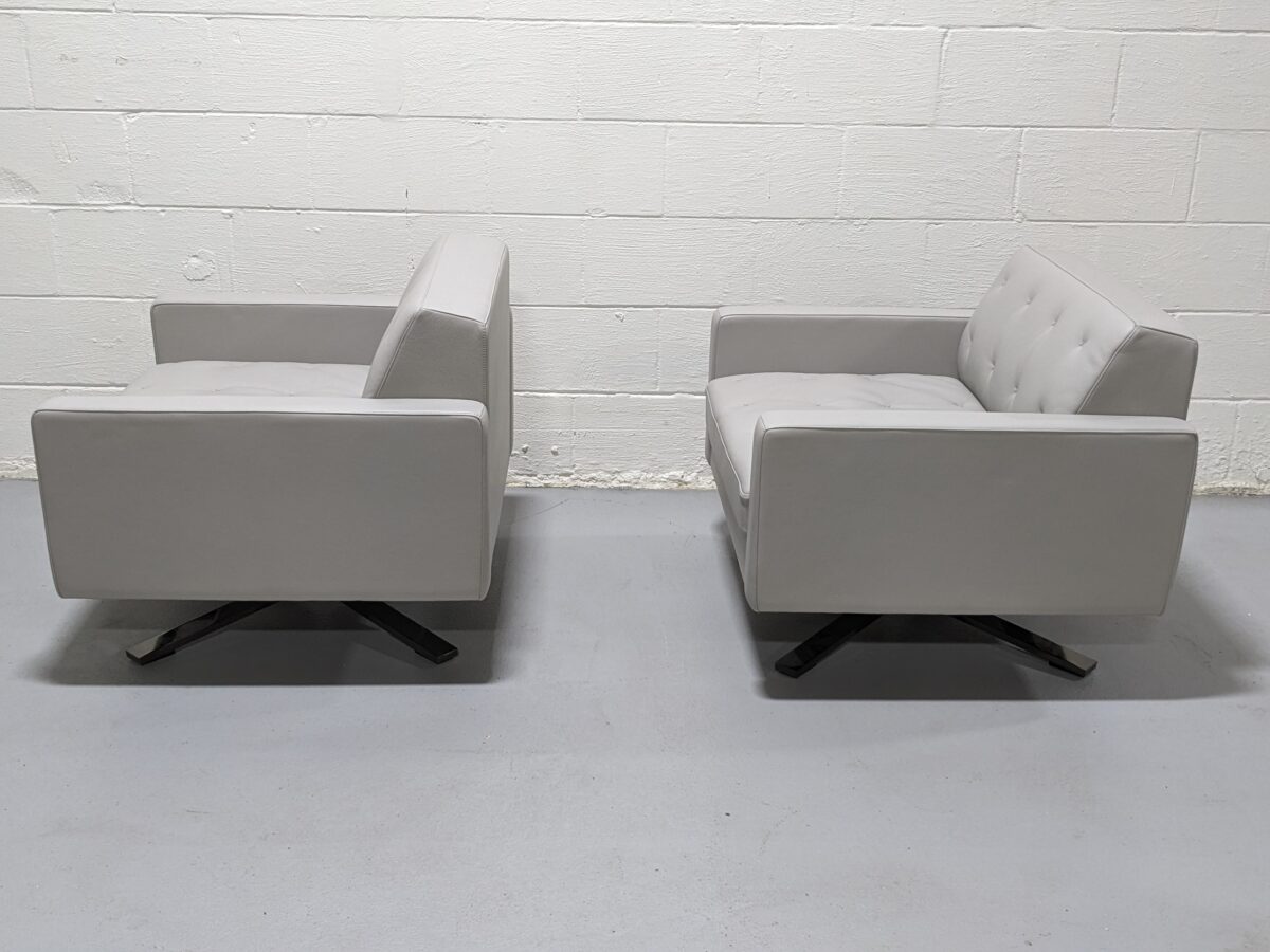 Poltrona Frau Kennedee Swivel Armchairs (Pair) - Used - Image 3