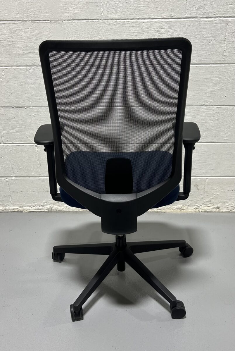 Herman Miller Verus Office Chair - Used - Image 4