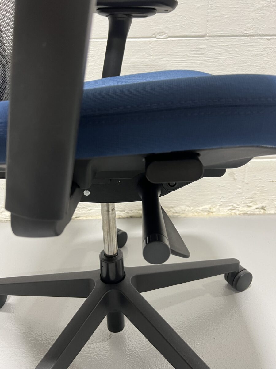 Herman Miller Verus Office Chair - Used - Image 7