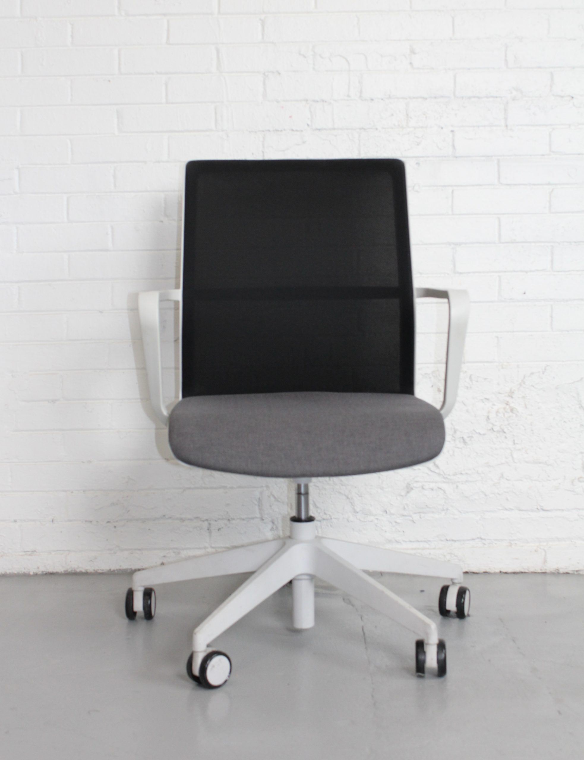 Allermuir Circo Mesh Office Chair - Used - Image 2