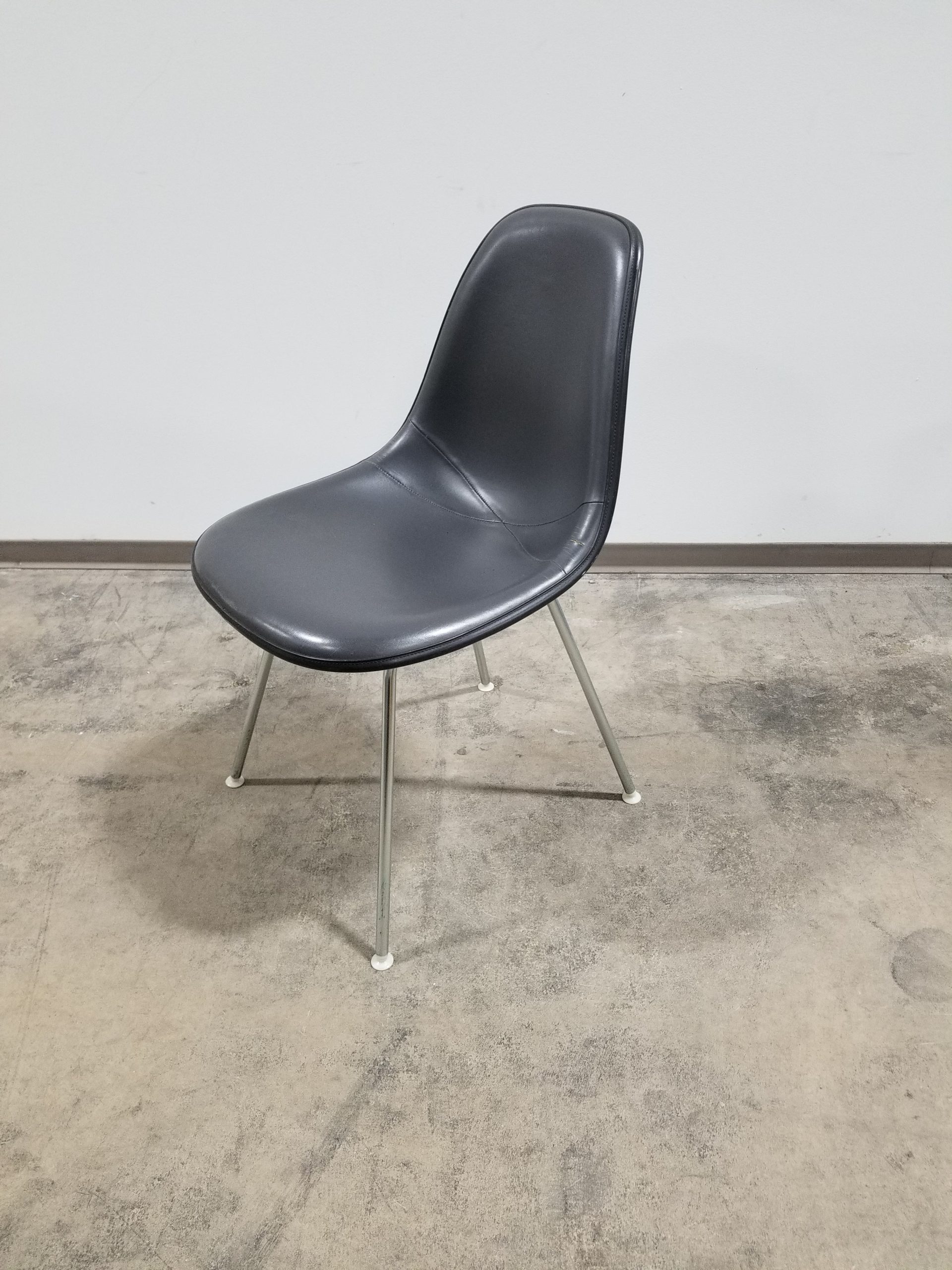 Herman Miller Eames Stackable Side Chair - Used - Image 3