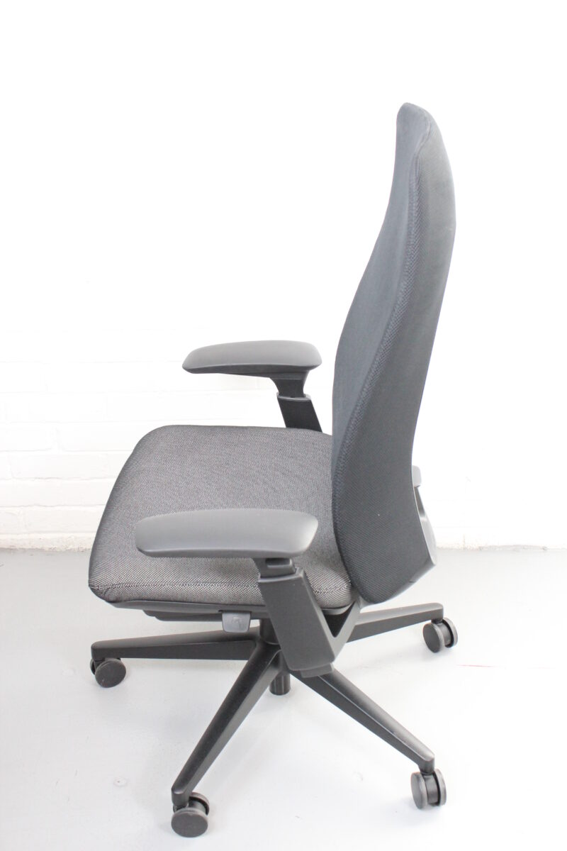 Haworth Fern Executive Task Chair - Used - Image 5