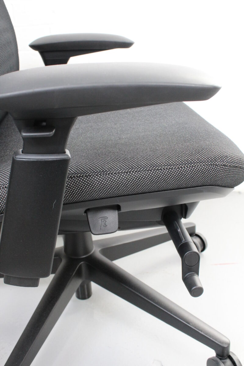 Haworth Fern Executive Task Chair - Used - Image 9