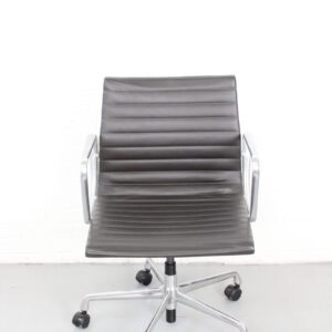 Herman Miller Eames Aluminum Group Management Chair - Used