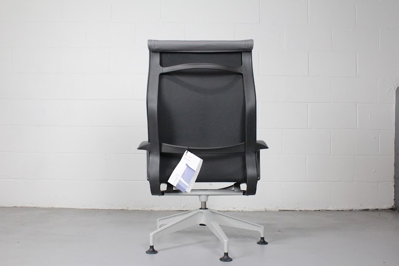 Herman Miller Setu Lounge Chair with Ottoman - Used - Image 4