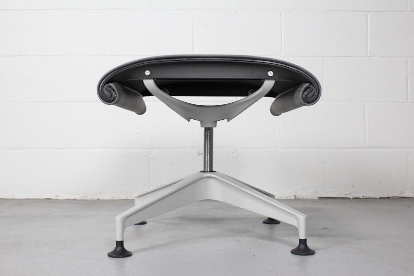 Herman Miller Setu Lounge Chair with Ottoman - Used - Image 9