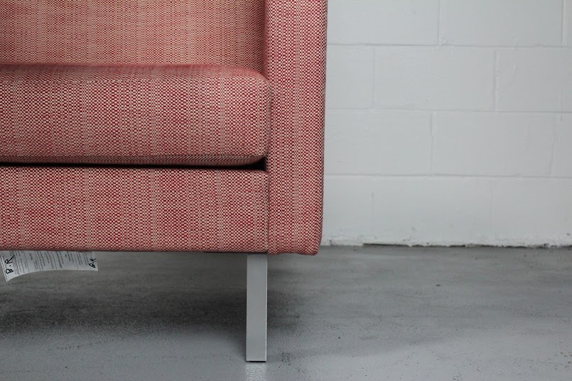 Nienkämper Tuxedo High Back Privacy Chair with Tablet & Power - Used - Image 8