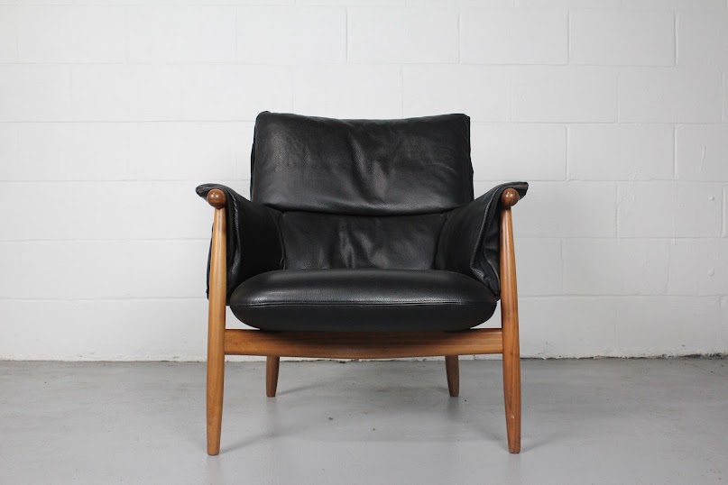 Carl Hansen & Søn E015 Embrace Lounge Chair - Used - Image 2
