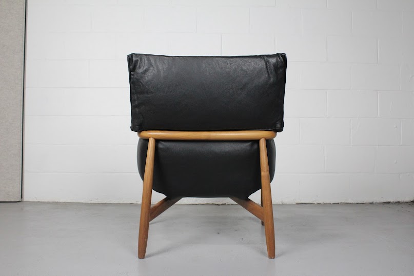 Carl Hansen & Søn E015 Embrace Lounge Chair - Used - Image 4