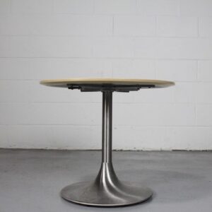 Knoll Saarinen Round Pedestal Table - Used