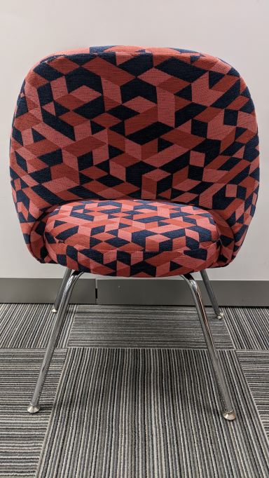 Knoll Saarinen Executive Armless Chair - Used - Image 3