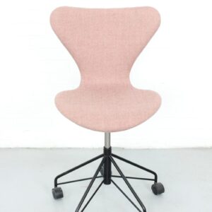 Fritz Hansen Series 7 Rose Colored Office Chair - Used