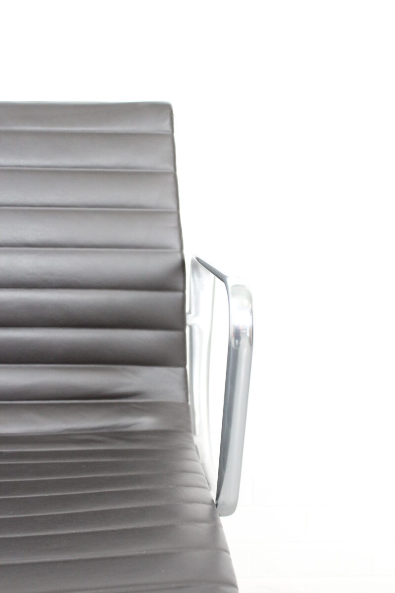 Herman Miller Eames Aluminum Group Management Chair - Used - Image 6